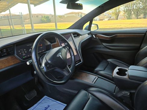 Used 2019 Tesla Model X Long Range image 13