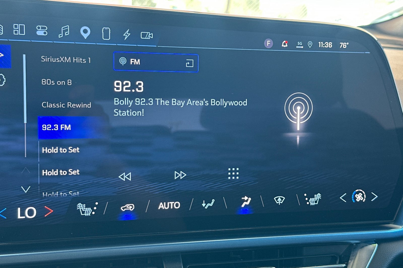Used 2024 Chevrolet Equinox EV LT FWD image 26