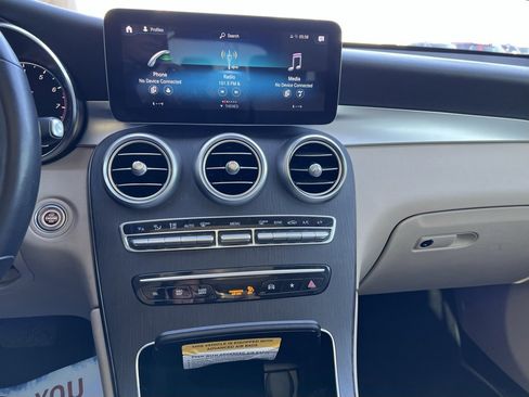 Used 2022 Mercedes-Benz GLC 300 4MATIC image 15