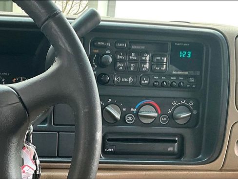 Used 1997 Chevrolet Tahoe LS image 10