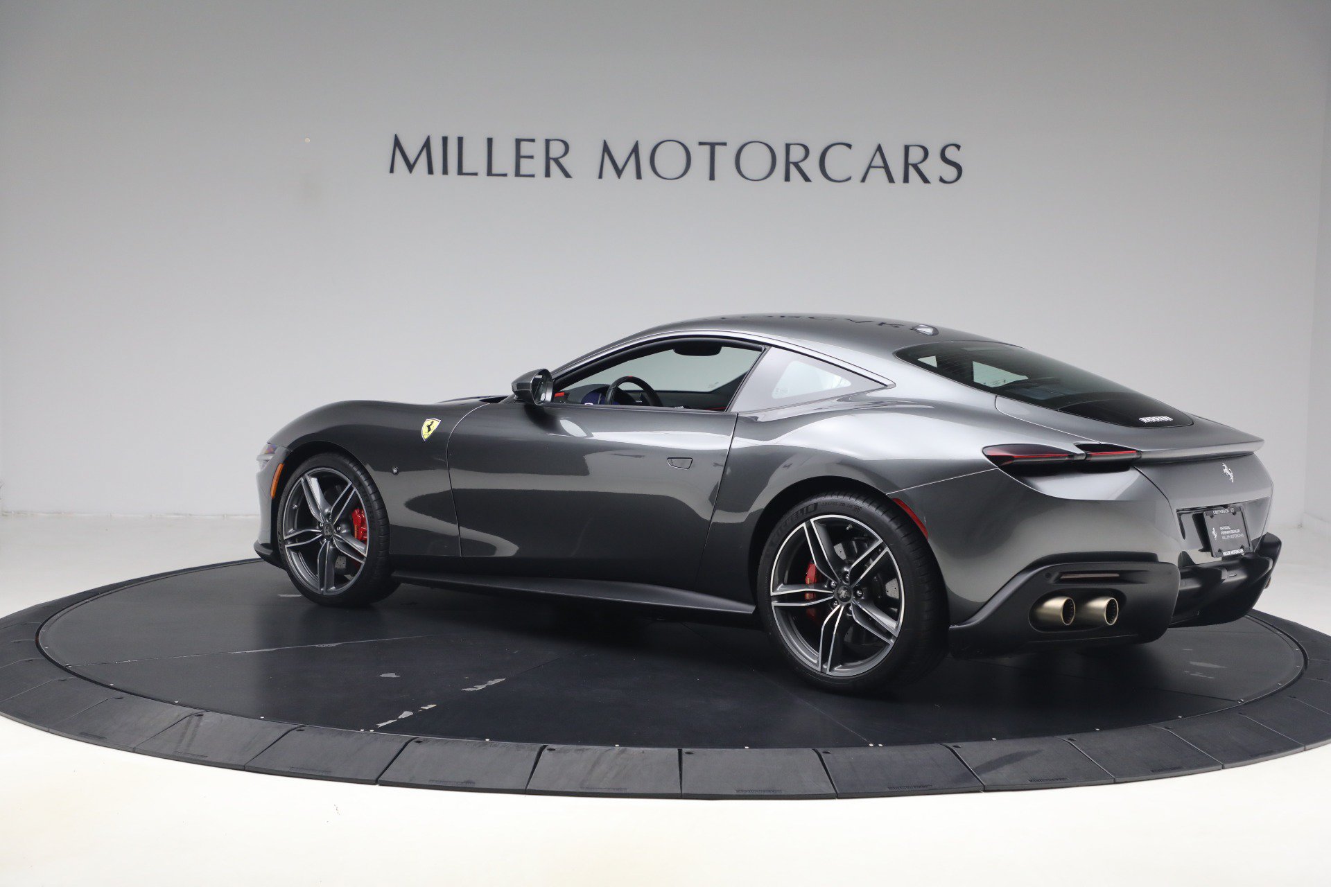 Certified 2023 Ferrari Roma RWD image 5