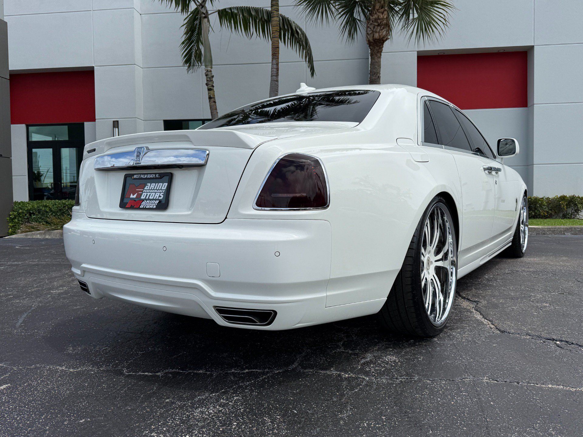 Used 2011 Rolls-Royce Ghost RWD image 16