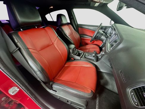 Used 2016 Dodge Charger R/T w/ Plus Group RWD image 31