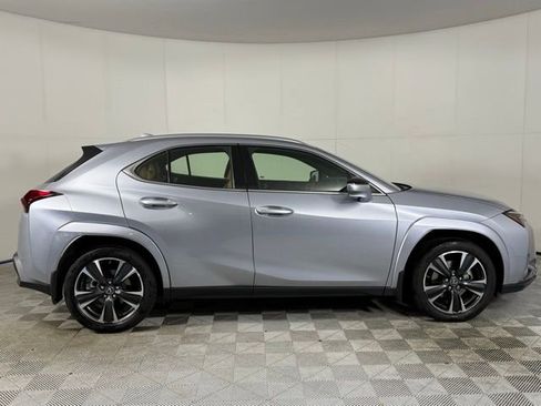 Used 2023 Lexus UX 250h FWD w/ Accessory Package (Z2) image 9