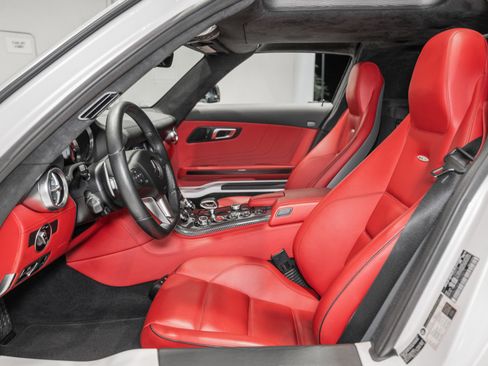 Used 2012 Mercedes-Benz SLS AMG Coupe image 27