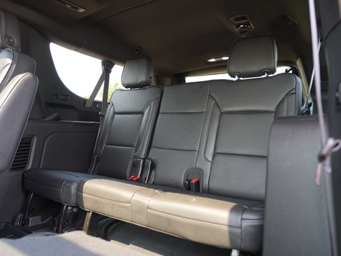 Used 2021 GMC Yukon XL Denali w/ Denali Premium Package AWD/4WD image 26