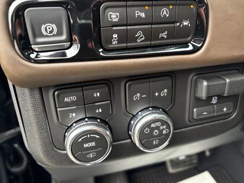 New 2026 GMC Yukon XL Denali Ultimate image 13