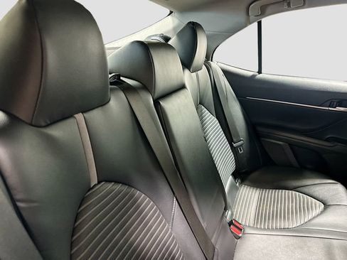 Used 2018 Toyota Camry SE FWD image 26