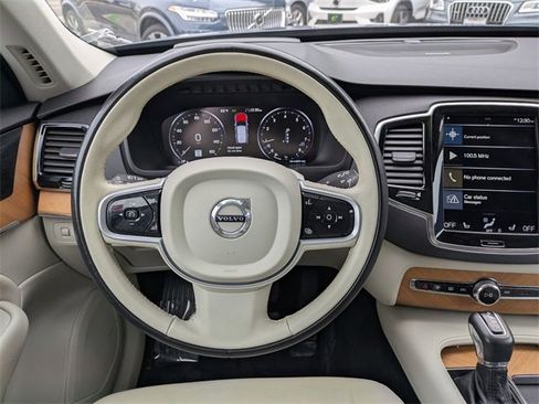 Used 2022 Volvo XC90 T6 Momentum w/ Advanced Package image 15