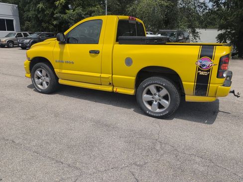 Used 2005 Dodge Ram 1500 Truck SLT w/ Rumblebee Group AWD/4WD image 6