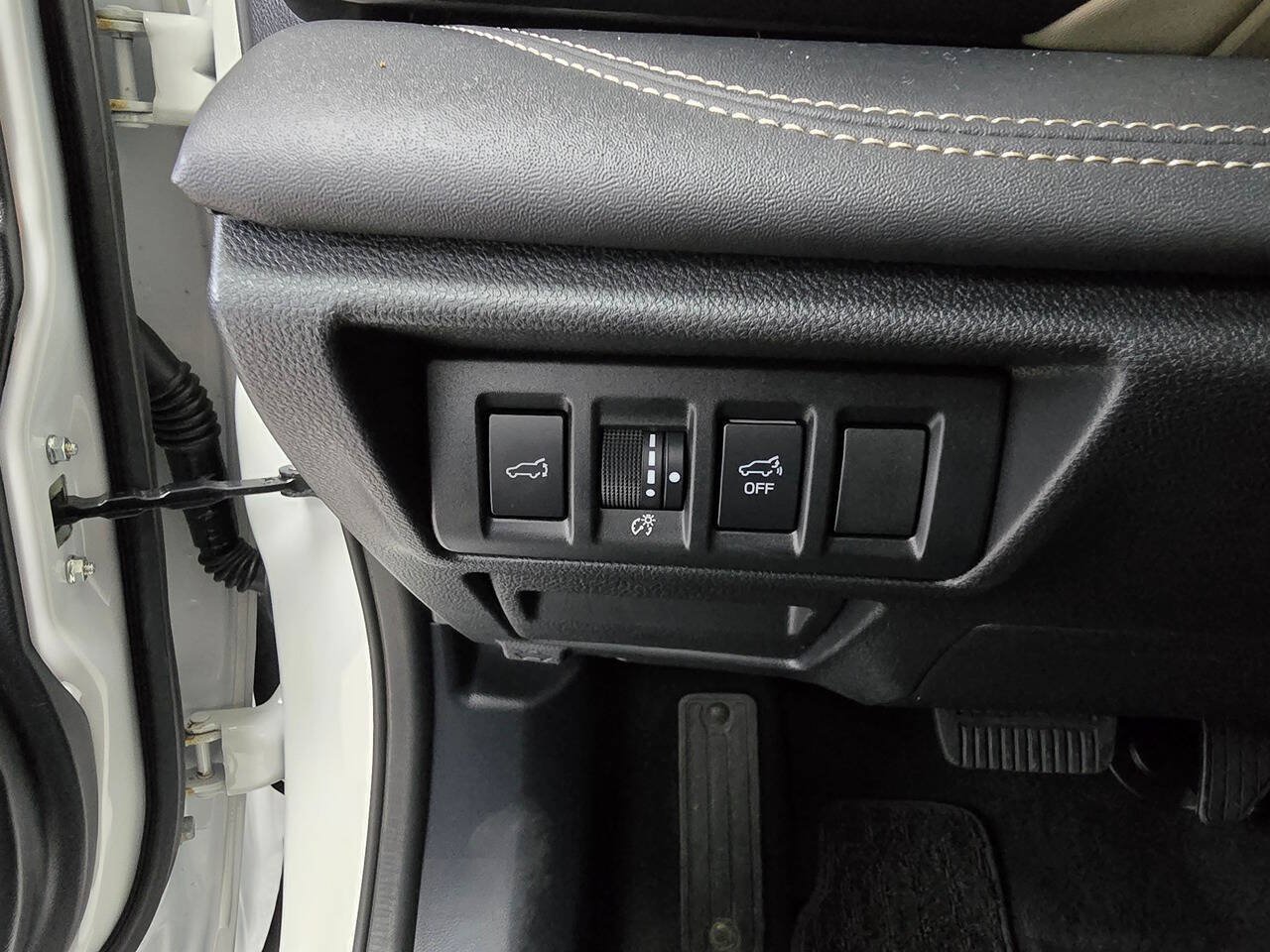 Used 2023 Subaru Outback Limited AWD/4WD image 42