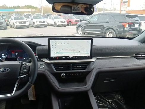 New 2026 Ford Explorer Platinum image 26