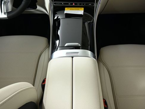 Used 2026 Mercedes-Benz GLC 300 4MATIC image 18