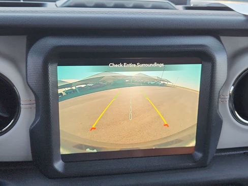 Used 2021 Jeep Wrangler Unlimited Sahara image 25