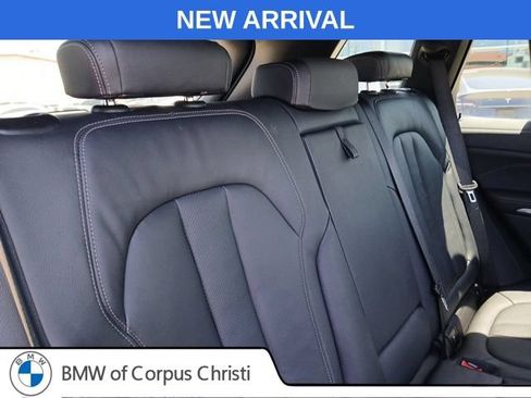 Used 2022 BMW X5 xDrive40i w/ Premium Package AWD/4WD image 12