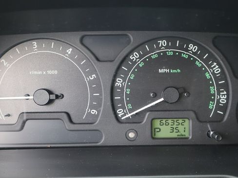 Used 2004 Land Rover Discovery SE AWD/4WD image 38