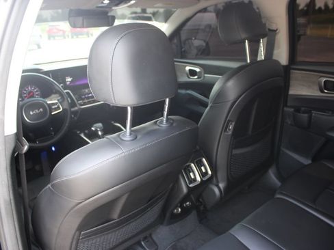 Used 2023 Kia Sorento S w/ Panoramic Sunroof Package AWD/4WD image 26