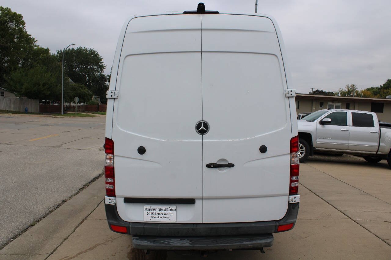 Used 2015 Mercedes-Benz Sprinter 2500 image 4