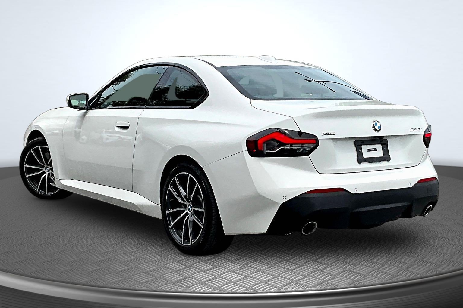 Used 2026 BMW 230i xDrive Coupe AWD/4WD image 3