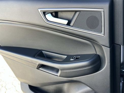 Used 2024 Ford Edge SEL w/ Convenience Package image 17