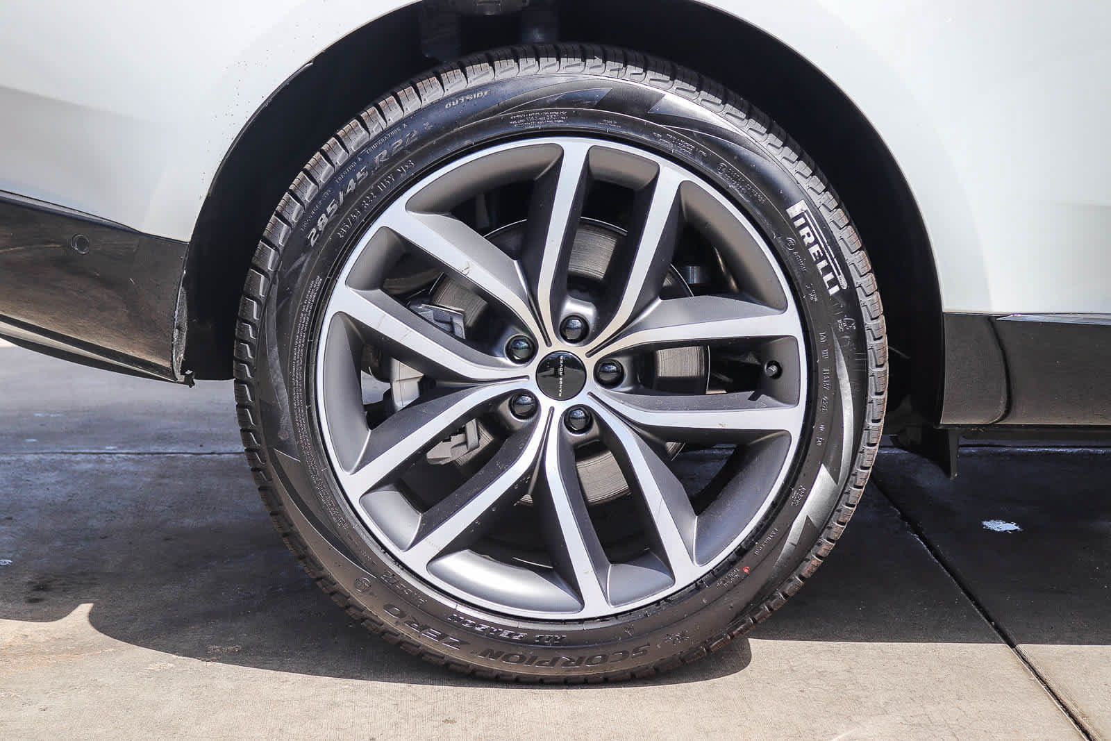 Certified 2026 Land Rover Range Rover SE AWD/4WD image 8