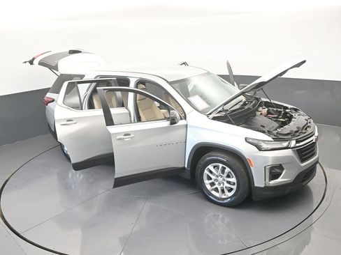 Used 2022 Chevrolet Traverse LS image 66