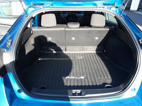 Used 2020 Toyota Prius XLE image 11