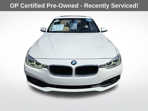 Used 2018 BMW 320i Sedan w/ Convenience Package image 2