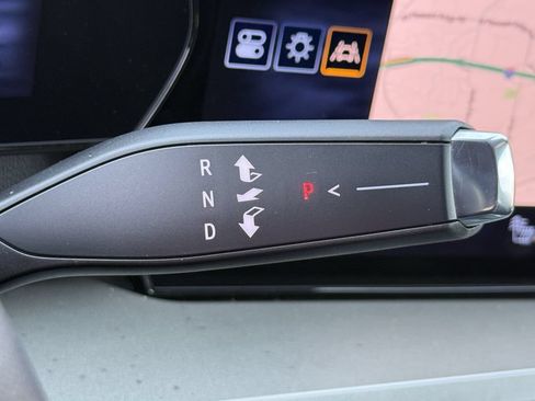 Used 2025 Chevrolet Traverse LT FWD image 19