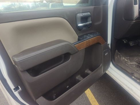 Used 2018 Chevrolet Silverado 1500 LTZ w/ Sport Package image 6