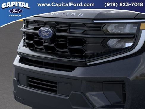 New 2026 Ford Expedition Active image 17