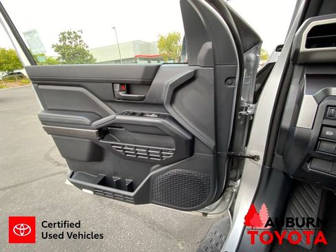 Certified 2025 Toyota 4Runner SR5 AWD/4WD image 35