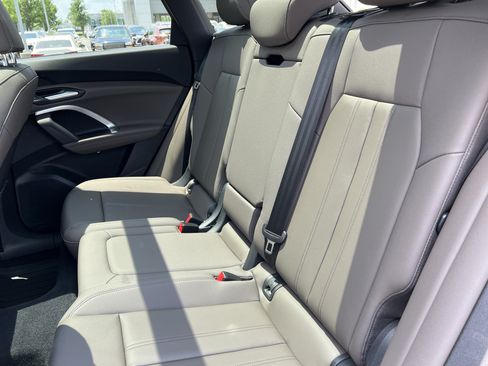 Certified 2025 Audi Q5 Premium w/ Convenience Package AWD/4WD image 33
