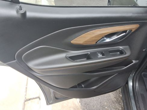 Used 2021 GMC Terrain SLE w/ Driver Convenience Package image 22