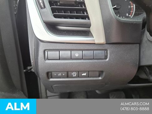 Used 2025 Nissan Rogue SV AWD/4WD image 31