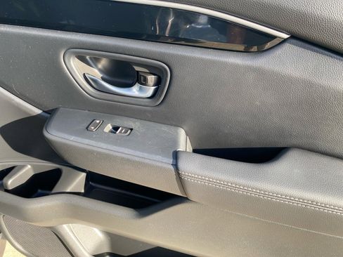 Certified 2025 Honda Pilot Touring image 35