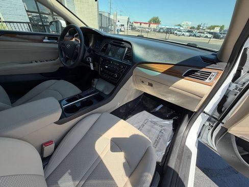 Used 2016 Hyundai Sonata SE FWD image 13