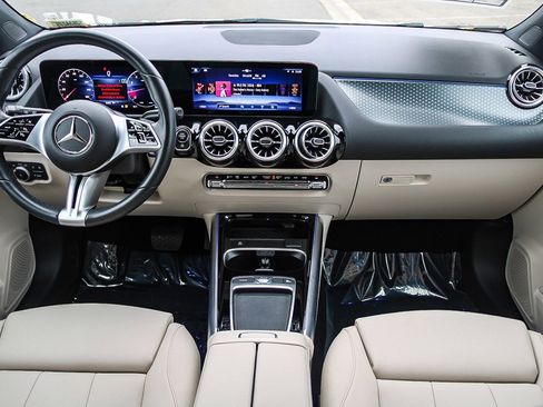 Certified 2025 Mercedes-Benz GLA 250 4MATIC image 12