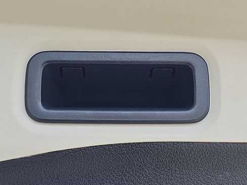 Used 2017 Nissan Rogue SV FWD image 16