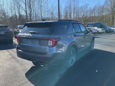New 2026 Ford Explorer ST-Line w/ ST-Line Street Pack RWD image 5
