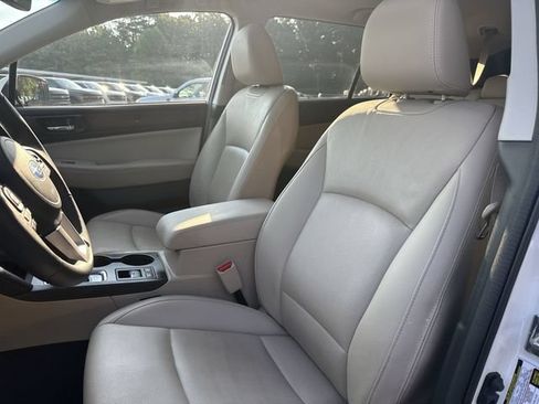 Used 2017 Subaru Outback 2.5i Limited AWD/4WD image 11