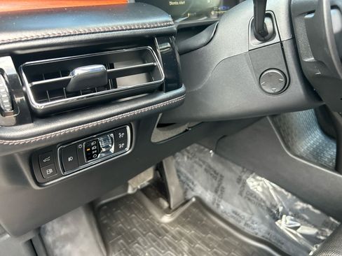 Used 2022 Lincoln Aviator Grand Touring w/ Equipment Group 301A AWD/4WD image 15