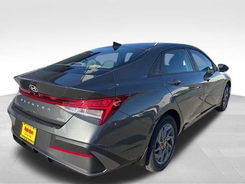 New 2026 Hyundai Elantra Blue image 6