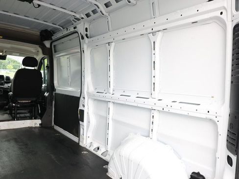 Used 2025 RAM ProMaster 2500 w/ Convenience Group FWD image 19