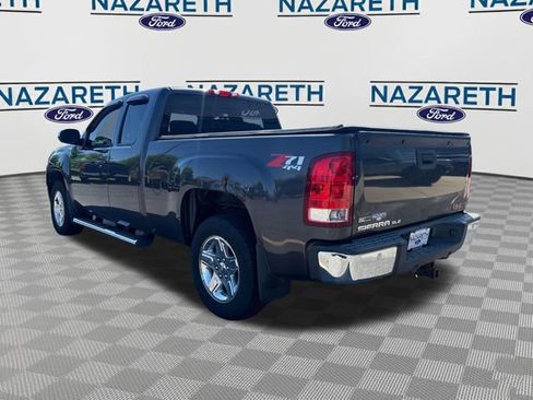 Used 2011 GMC Sierra 1500 SLE w/ All-Terrain Package AWD/4WD image 5