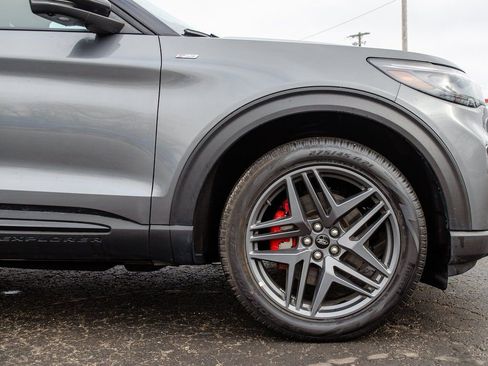 Used 2025 Ford Explorer ST-Line w/ ST-Line Street Pack image 4