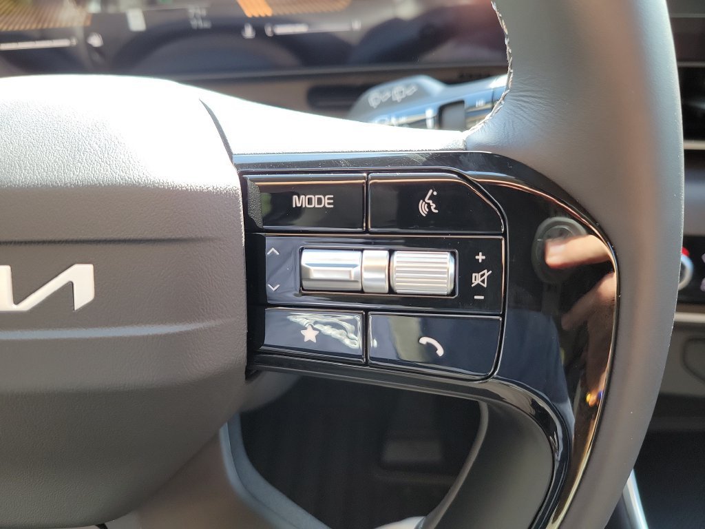 New 2027 Kia Carnival EX FWD image 27