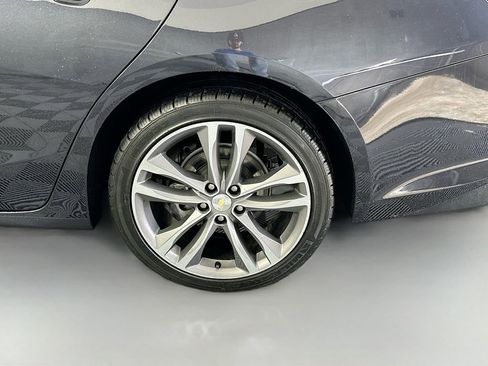 Used 2022 Chevrolet Malibu LT FWD image 32