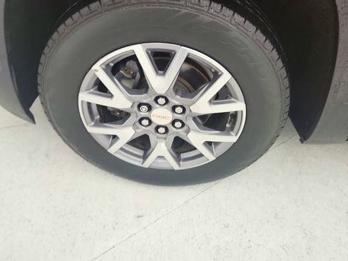Used 2020 GMC Acadia SLT w/ Driver Alert Package II FWD image 30