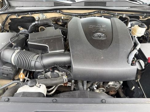Used 2019 Toyota Tacoma TRD Sport w/ Technology Package RWD image 8